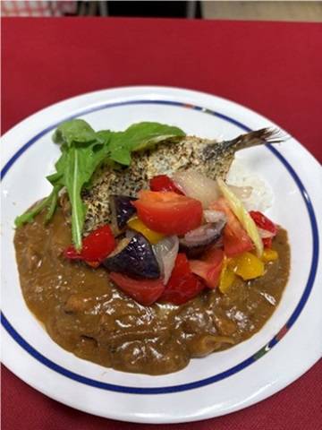 いわしソテーカレーカポナータソースの画像