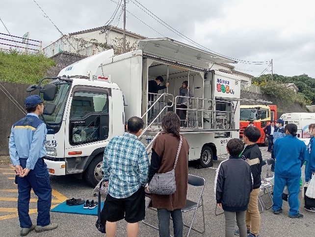 防災フェア（地震体験車）