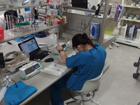 機器点検中の様子