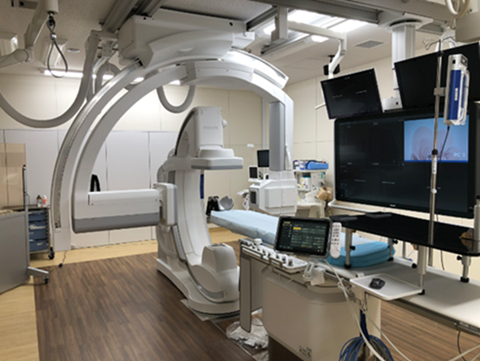 頭部腹部汎用血管撮影装置