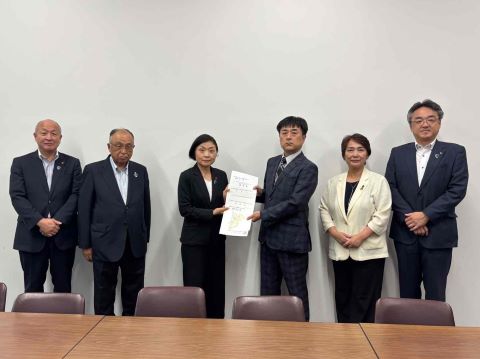 伴野主計局公共事業総括第二係主査手交状況
