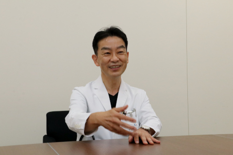 坂下センター長左向き写真