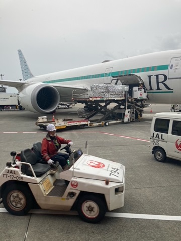 飛行機の整備車両の画像