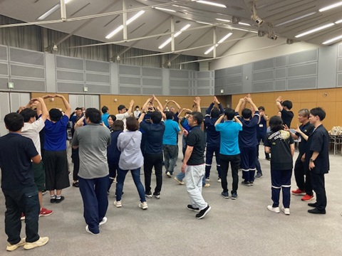 アイスブレイクを実践している様子