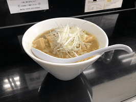 煮干中華そば　のじじRのラーメンの写真