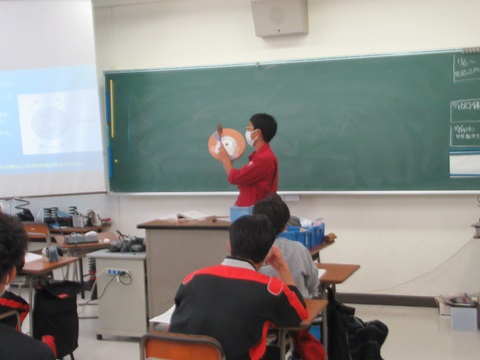 自由研削といしの学科の様子