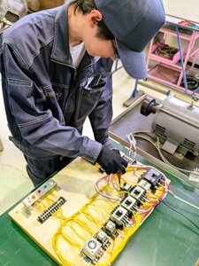 シーケンス配線作業