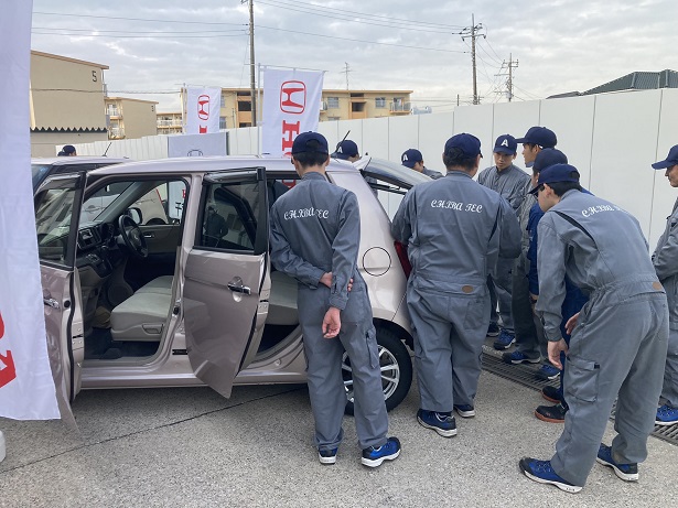 寄附車両の見学２