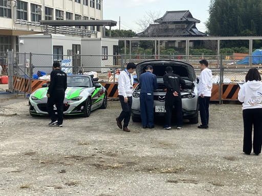 見学車両として２台