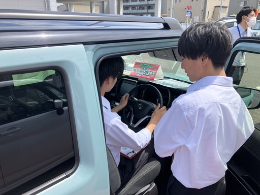 展示車両の見学
