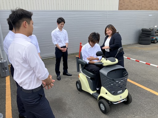 セニアカーの試乗