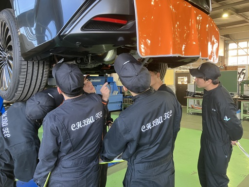 車両の下回り点検