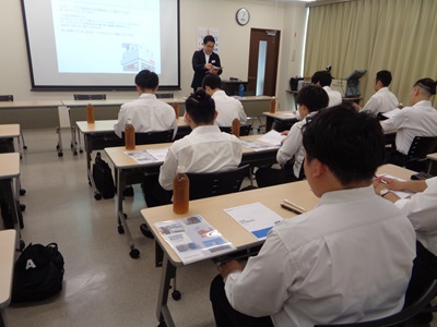 会社概要の説明