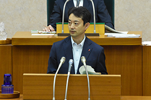 令和6年6月20日-令和6年6月定例県議会代表質問の様子