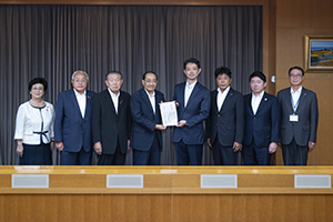 高規格道路「茂原・一宮・大原道路」「鴨川・大原道路」建設促進期成同盟会からの要望の様子