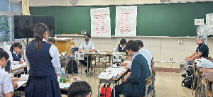 7月30日の北総（印旛）地区の交流会における花岡委員の写真