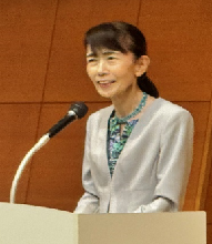 冨塚教育長の選手激励の様子