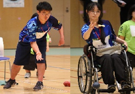 船橋夏見特別支援学校の選手がプレーする様子