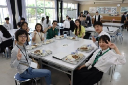 昼食交流の写真1