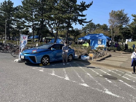 燃料電池自動車の出展