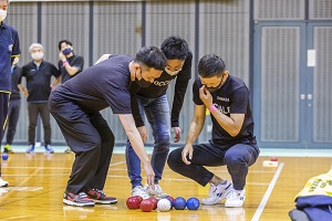 ボッチャの対抗戦の様子