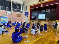 フェンシング協会学校訪問プロジェクトの写真1