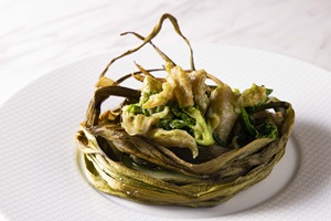 富津漁協江戸前白ミルとプチベールの長生葉にんにく炒め ながいき葉たまねぎの香り