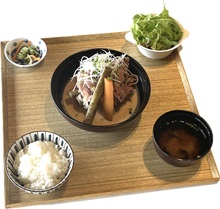 せんば牛と彩り野菜の落花生しゃぶしゃぶ膳の画像