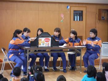 女性消防団員による火災予防寸劇