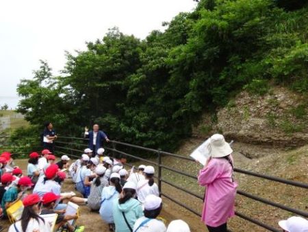 木下小学校総合学習による歴史散策